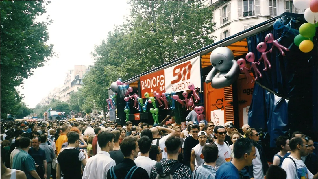 TECHNO PARADE 1998 CHAR FG SCREAM ALIEN